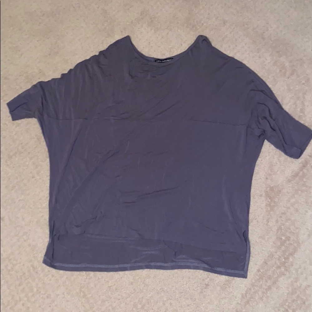 grey short sleeve
